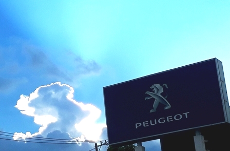 ******* PEUGEOT  ライオン雲　******