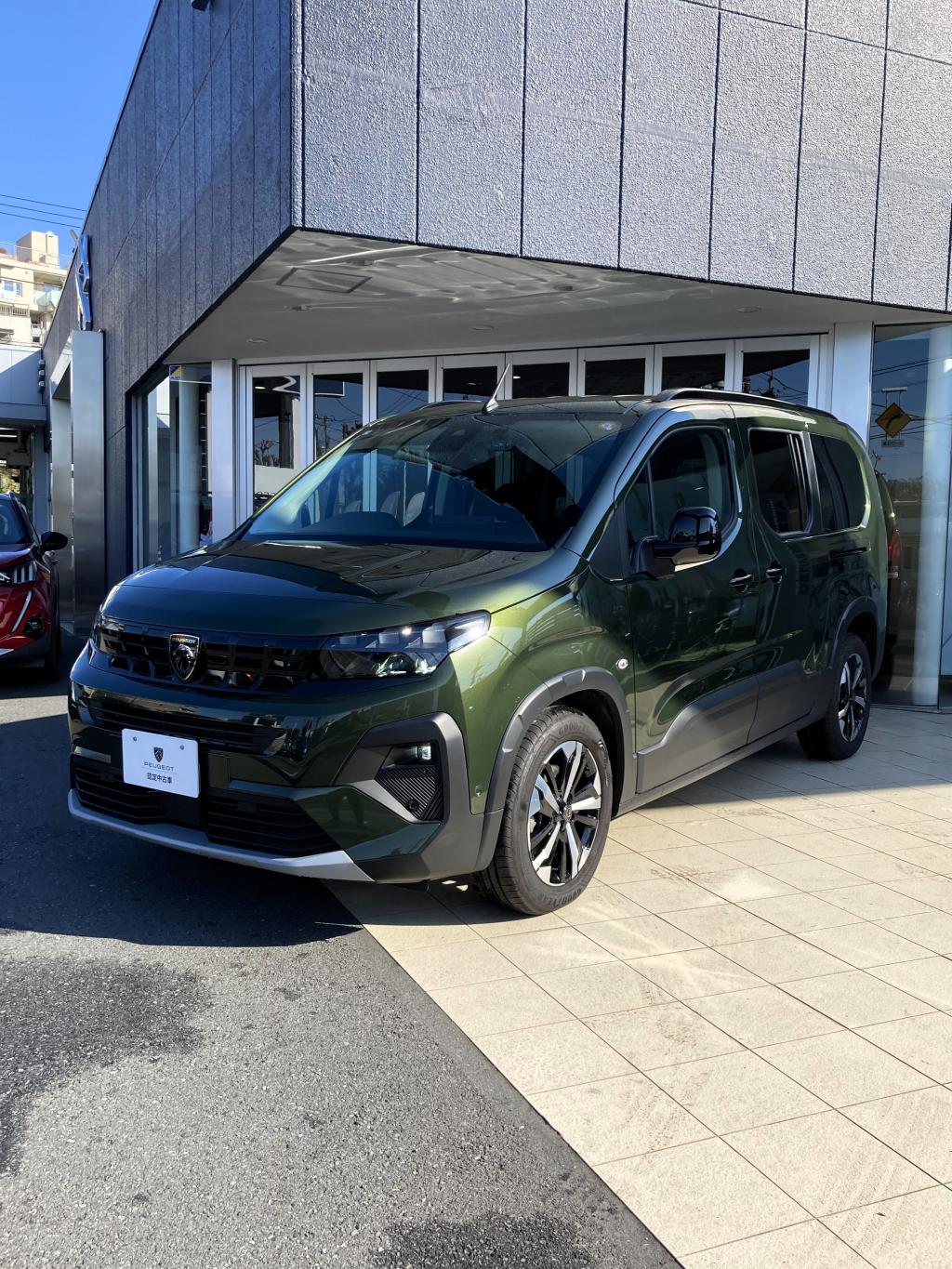 プジョーリフターの2025年モデルが早くも認定中古車として登場！