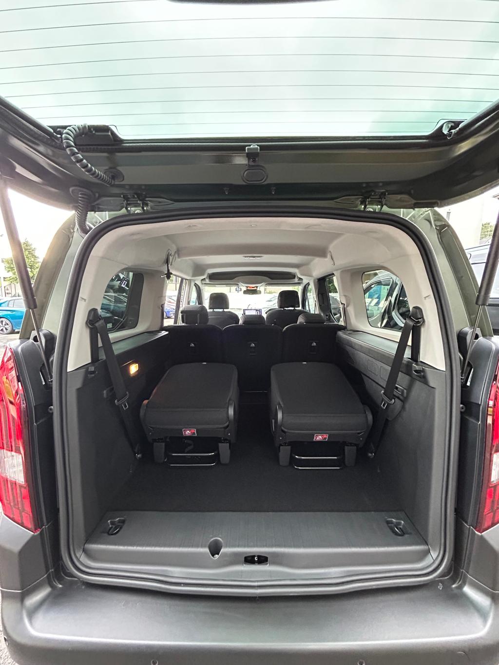 大人気✨RIFTER🚙