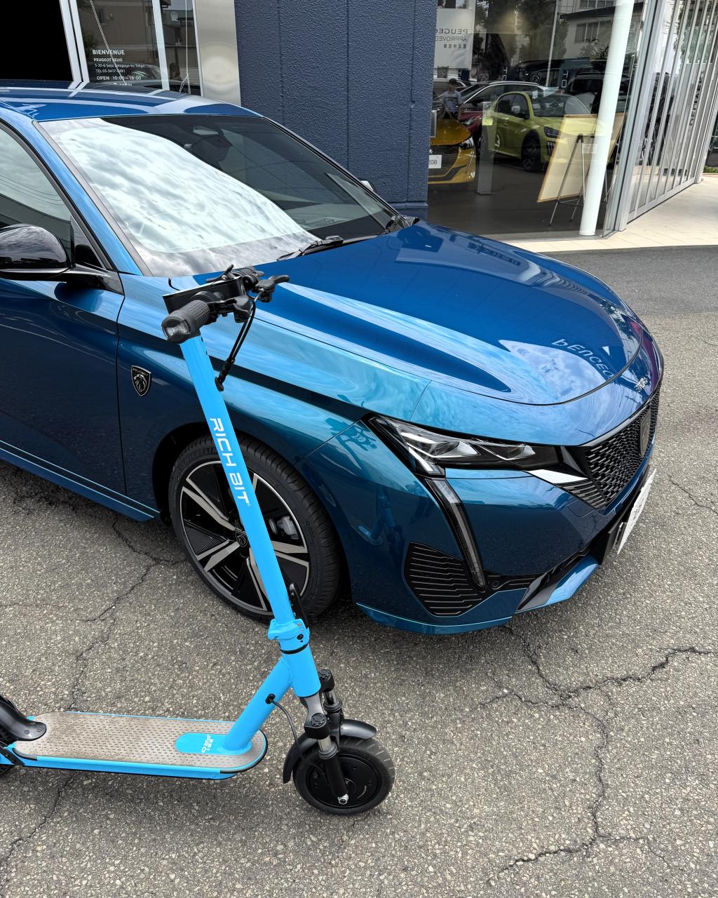 🦁NEW PEUGEOT 308 HYBRID × 電動キックボード⚡