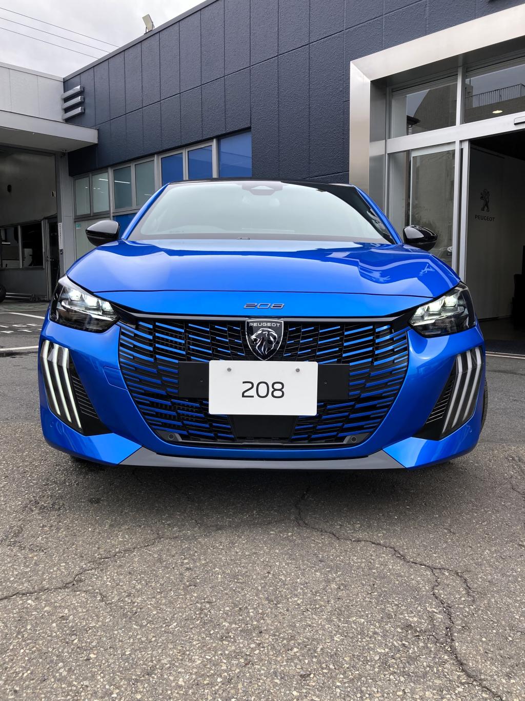 ✨NEW PEUGEOT 208 HYBRID デビュー✨